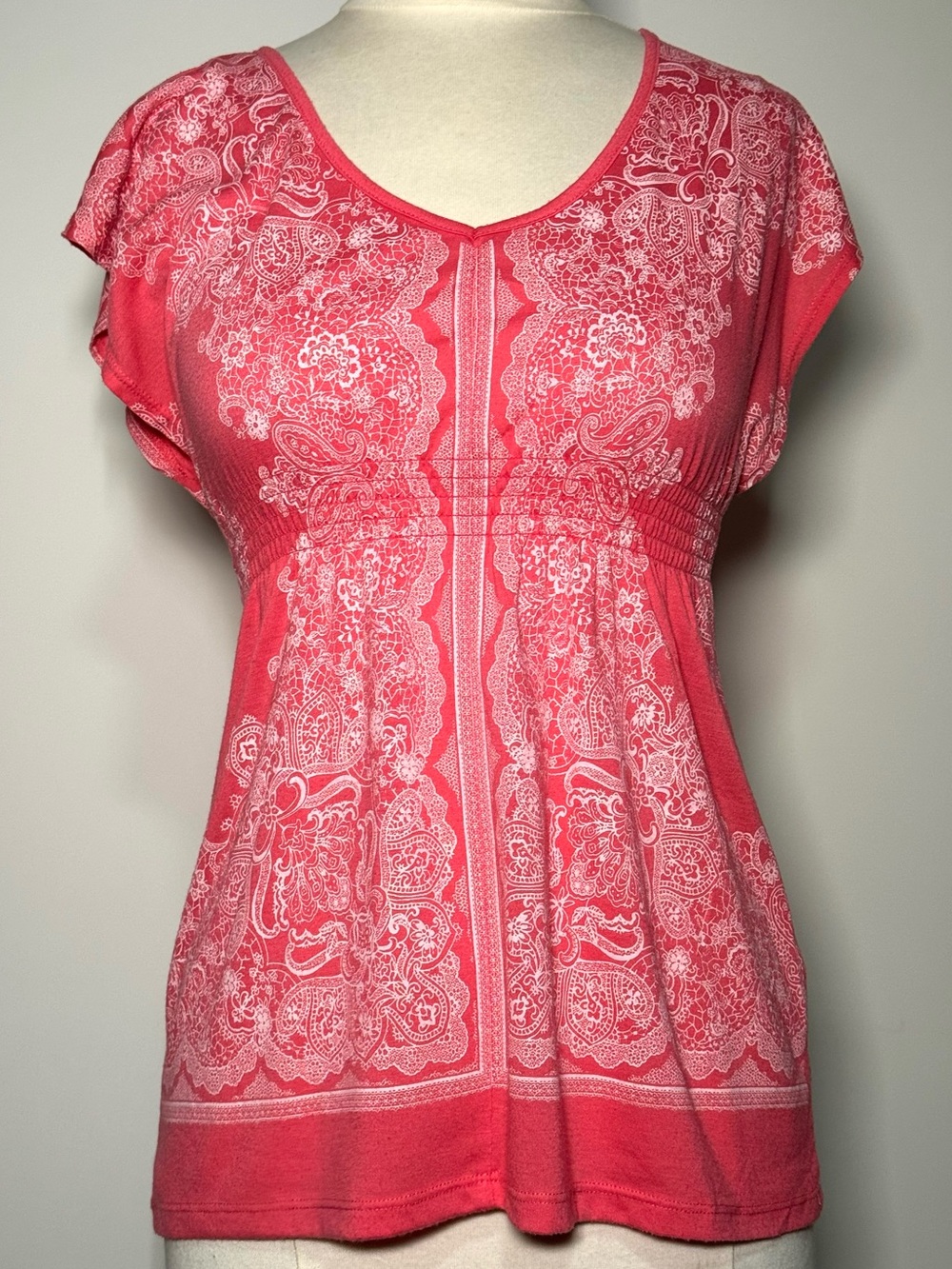 Almost Famous Coral Pink Paisley-Print Short Sleeve Smocked Waist Top